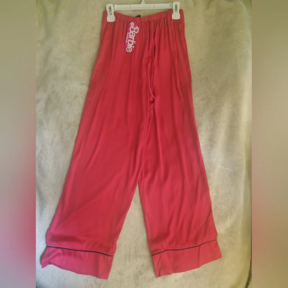 ZARA X BARBIE THE MOVIE WARNERBROS. SATIN EFFECT PANTs pink BNWT